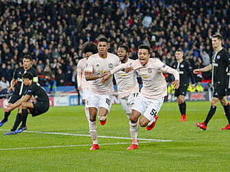 Manchester United stun PSG in...
